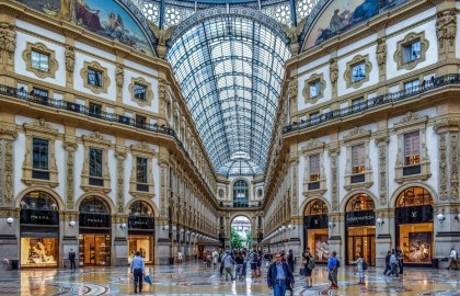 Il Rapporto 2021 sul mercato immobiliare di Milano realizzato da ASPESI Milano, in collaborazione con Intesa Sanpaolo Casa e Immobiliare.it evidenzia come nonostante la pandemia abbia in molti casi posto un freno alla crescita economica del Paese, il mercato immobiliare di Milano – se si escludono i primi due mesi di lockdown (marzo e aprile 2020) – non solo ha tenuto, ma si è persino rivelato più performante, facendo registrare un +8,7% nel 2020 rispetto all’anno precedente. Per i milanesi impegnati ad ind